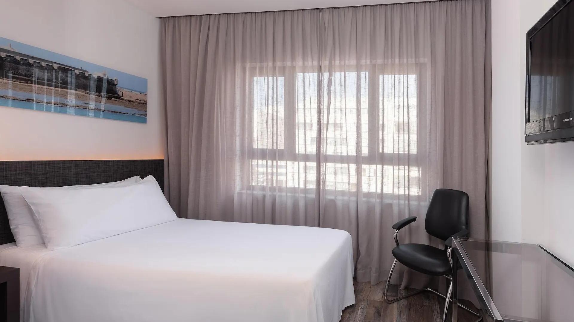 Hotel Cádiz Paseo del Mar, Affiliated by Meliá